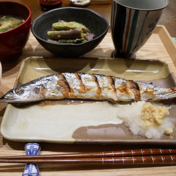『初さんまと火を使わないナスといんげんの味噌和え、晩ごはん#本日のおうちごはん』
