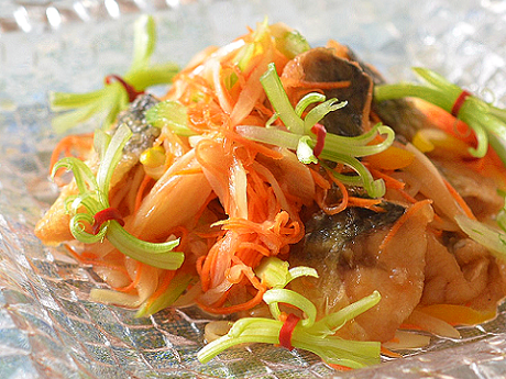 セロリのリボンを添えて 野菜たっぷり 鯖の南蛮漬け♪