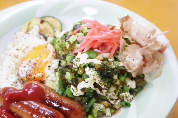 ランチにもおつまみにも、焼きタコライス～