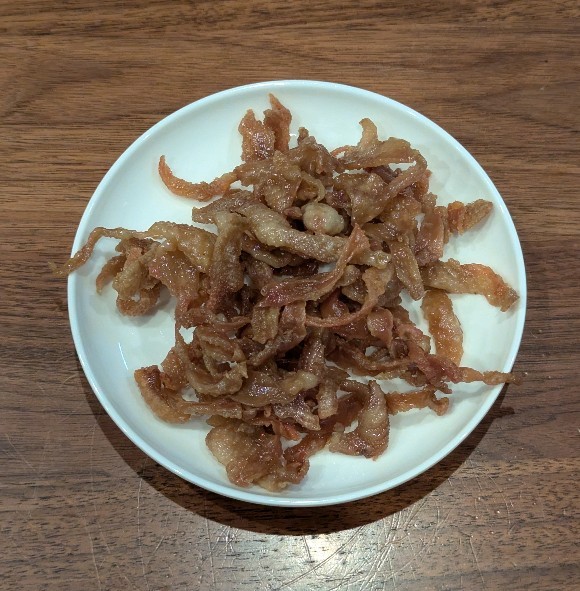 鶏皮が主役！パリパリおつまみ鶏皮せんべい！