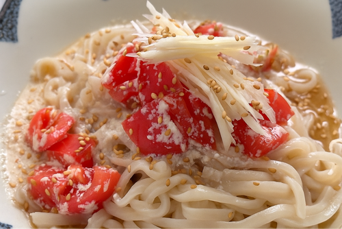 ごま香る、トマトと生姜のチーズ粒つゆかけうどん【乳和食アンバサダー・PR】 : みんなで食べよ！～おうちごはん Powered by ライブドアブログ