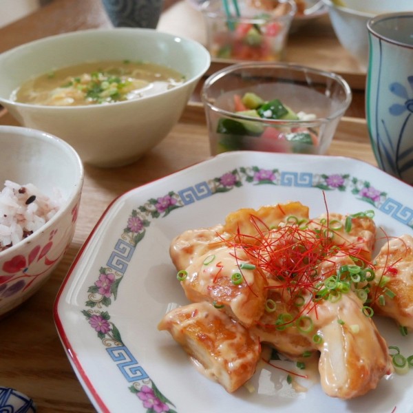 『ナゲマヨとサラダ、火を使わないいつかの昼ごはん#本日のおうちごはん』