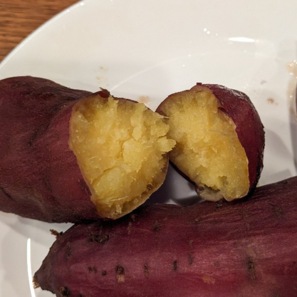オーブン不要！炊飯器だけで作るしっとり焼き芋レシピ！
