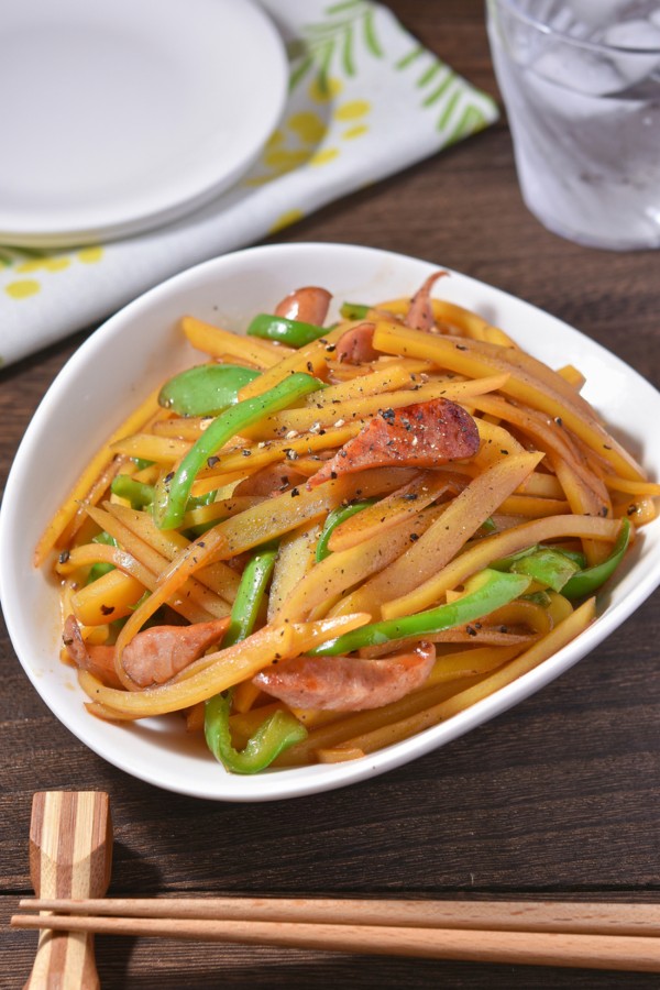 じゃがいもとピーマンのオイスター炒め｜ごはんが進むシャキ旨10分副菜 - すずめの食卓３６５日