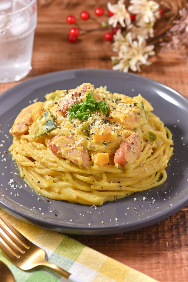 かぼちゃのカレークリームパスタ│ワンパン15分で作る秋のごちそう - すずめの食卓３６５日