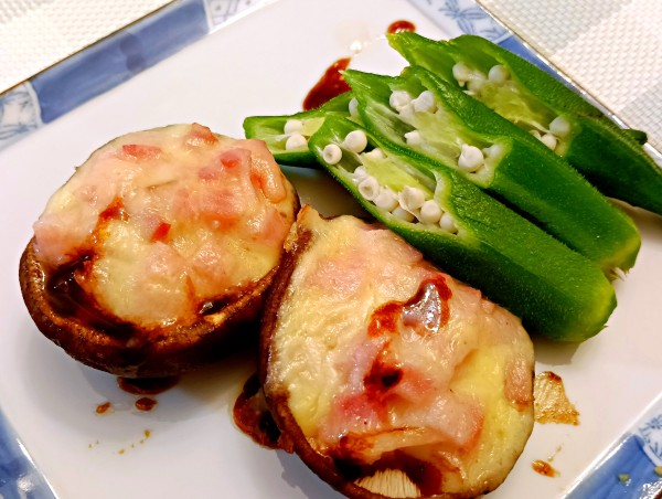 大きめのしいたけをみつけたら！しいたけのベーコンチーズ焼き♡