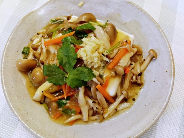 食卓も秋色に！豆腐のきのこあんかけ♪