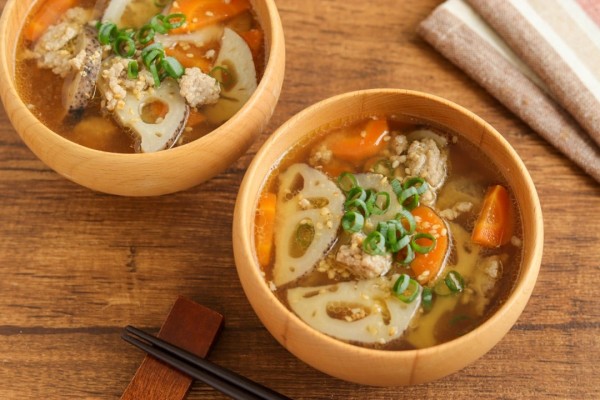 『＊【レシピ】ほっこり♪豚ひき肉とれんこんのみそ汁＊』