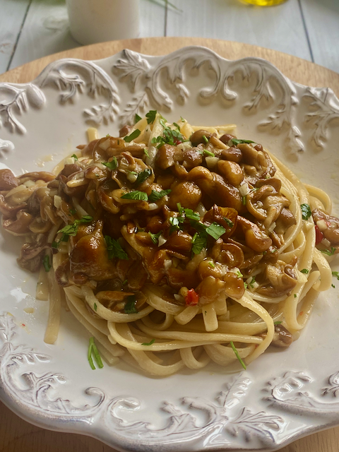 なめこだってイタリアン！たまらないおいしさ群馬県産なめこのペペロンチーノ【PR】