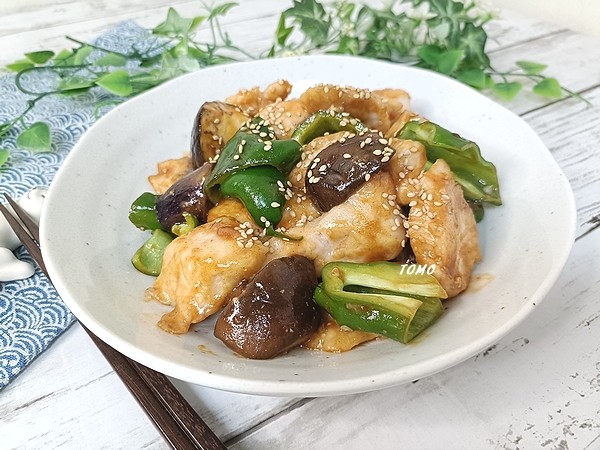 ご飯が進む♪鶏胸肉となすのオイコチュジャン炒め