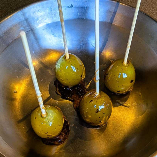 ハリボーグミで作る！簡単ぶどう飴レシピ｜キャンディーのような新食感！