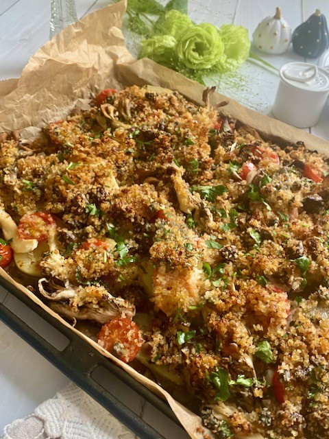 白と黒の食べ比べ！群馬県産まいたけと秋鮭のカリカリパン粉焼き！グラティナーティ【PR】