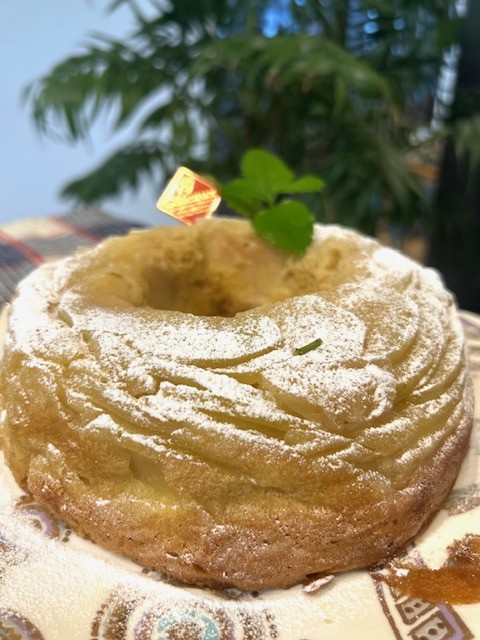 旬満載のケーキ作りはリング型で「りんごのアップサイドケーキ」と「栗渋皮煮のテリーヌ」今朝の富士山