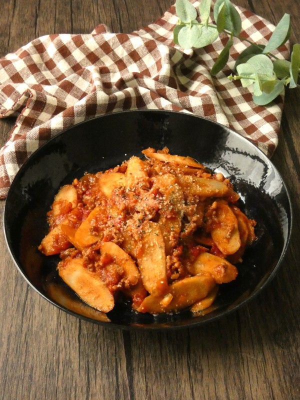 食べ応えバッチリ！「ごぼうのミートソース煮」