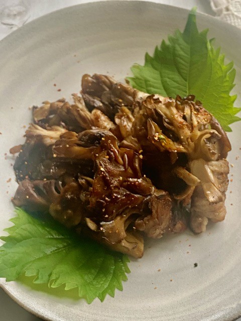 お弁当にもおすすめ！群馬県産黒まいたけの肉巻きソテー【PR】