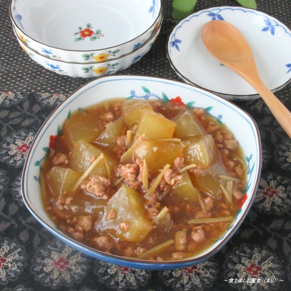 お鍋1つで手軽。ご飯が進む和おかず♪生姜と豚のコク旨で元気を作る『冬瓜のそぼろあん』