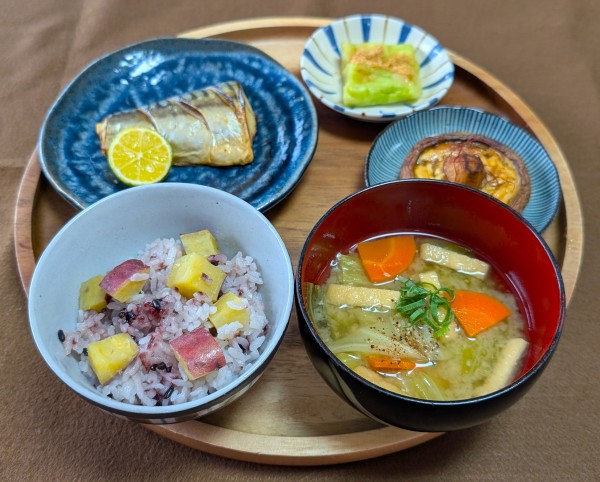 炊飯器でかんたんほくほく☆黒米入りさつま芋ごはん♪☆♪☆♪