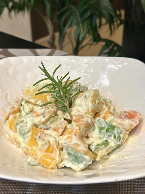 栗渋皮煮又々作りました・・季節の柿とアボカドのナッツ和えサラダが美味しいです