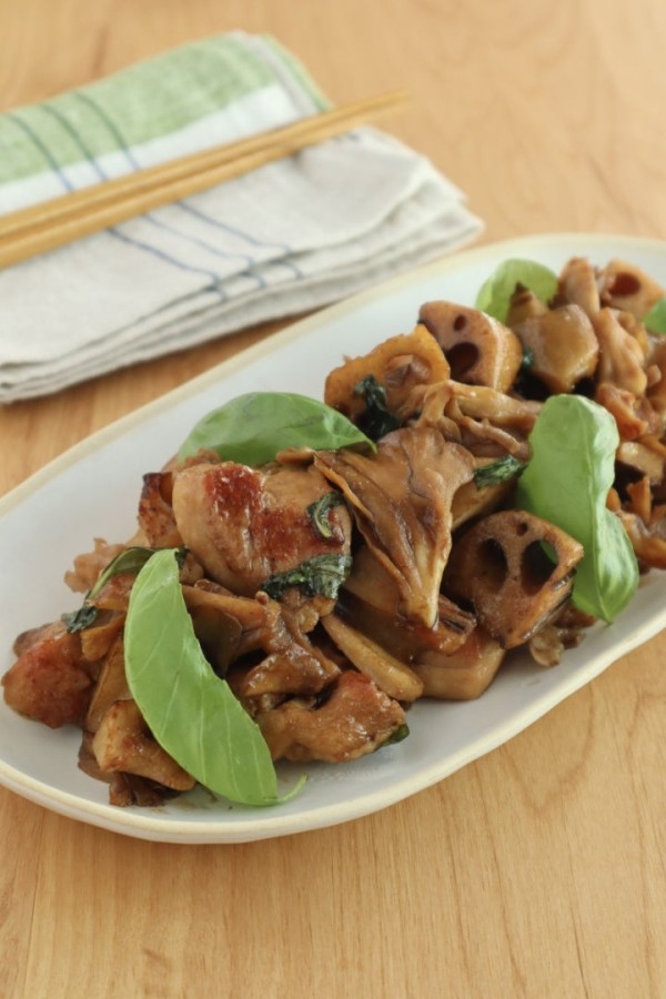 『【#ヘルシーレシピ】鶏もも肉と秋野菜の甘辛バジルソテー』