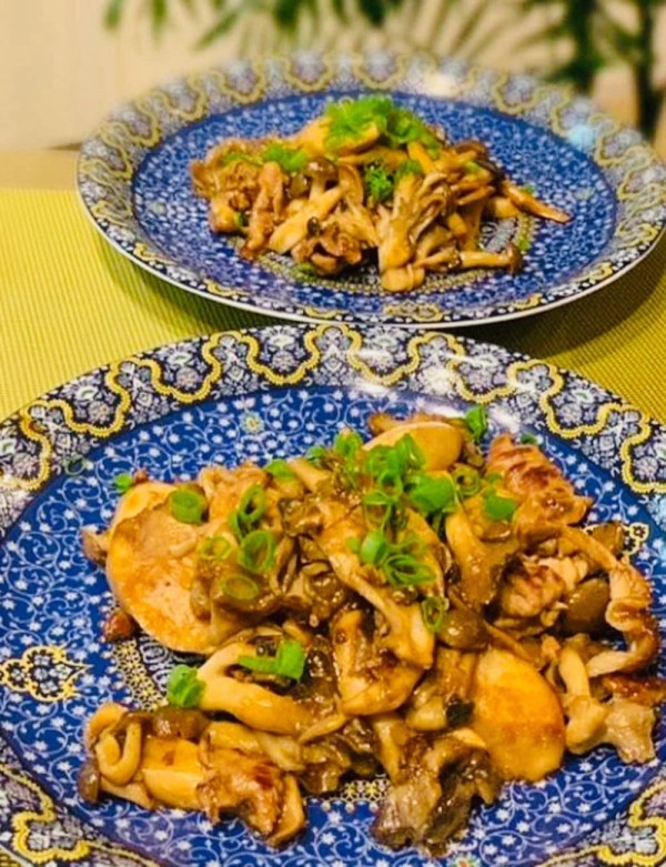 夕食はヘルシーにたっぷり「きのこと豚肉の炒め物」～お料理レッスンは唐揚げメインです