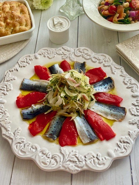 塩が決め手のイワシとパプリカのマリネ