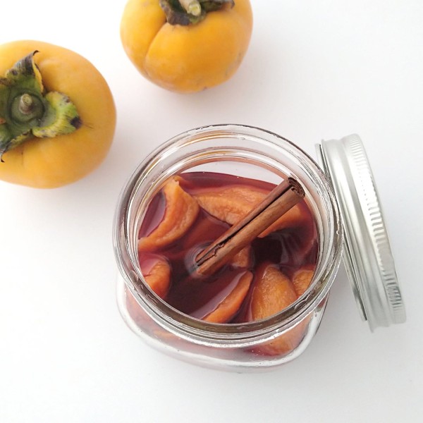 『セミドライ柿の赤ワイン煮』