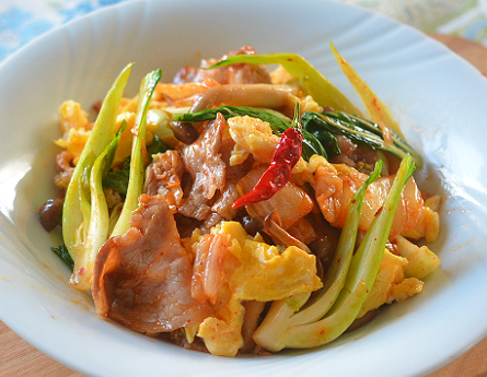 青梗菜と豚バラ肉のキムチ炒め♪