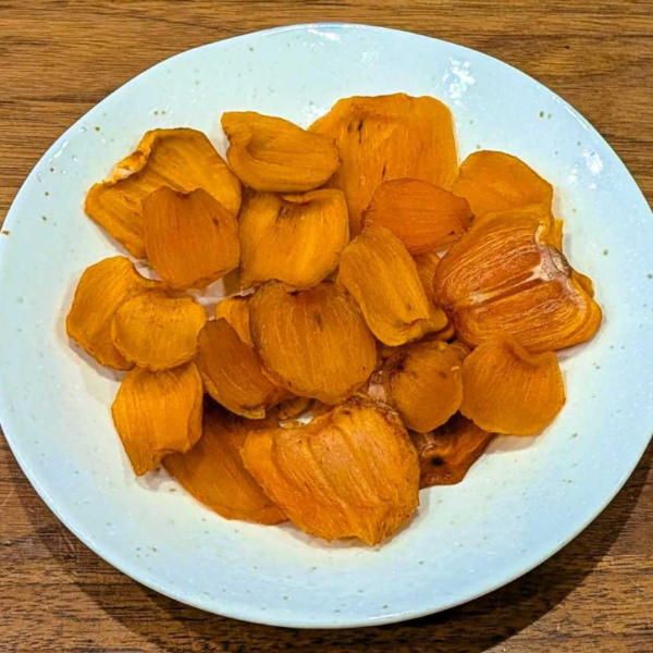 3日で完成！スライス干し柿｜渋柿を切って干すだけの簡単レシピ！