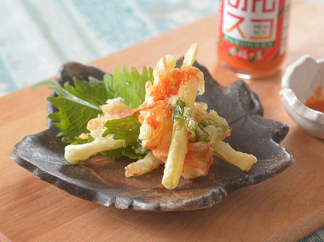 大根の皮とカニカマのかき揚げ 「めんすこ」添え