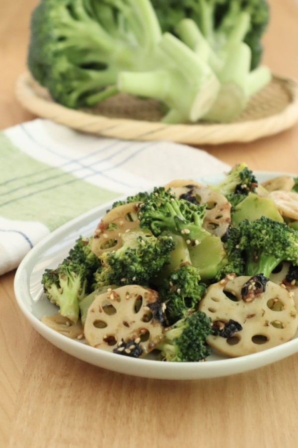 『【#ヘルシーレシピ】ブロッコリーとれんこんの海苔ごま和え』