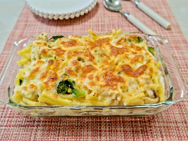 【鶏ひき肉とブロッコリーのマカロニグラタン】