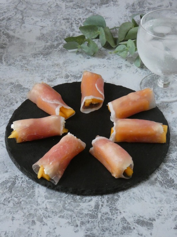 『材料3つ！「柿とクリームチーズの生ハム巻」』