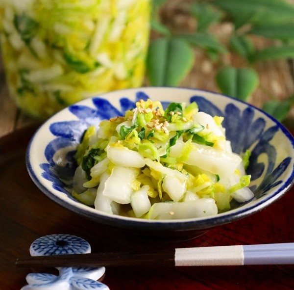 箸休めにぴったり♪ 白菜と三つ葉の甘酢漬け (レシピ)