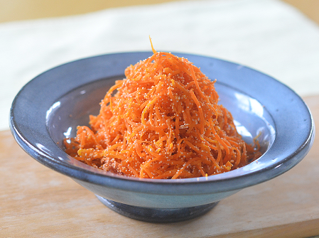 梅ゆかりのおにぎり ＆ にんじんとたらこの炒り煮♪