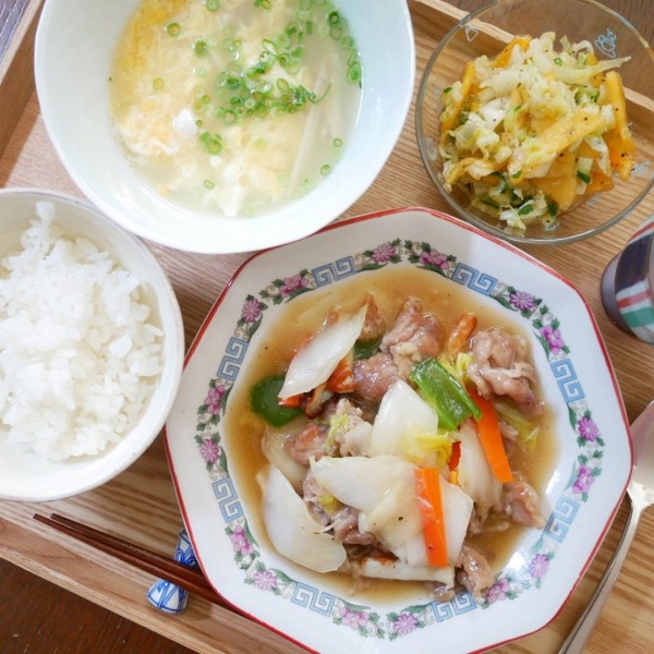 『柿のサラダと五宝菜、いつかの昼ごはん#本日のおうちごはん』