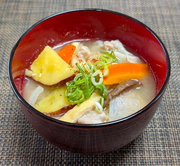 圧力鍋かんたん秋味☆圧力鍋ｄｅほっこりさつま芋の豚汁♪☆♪☆♪