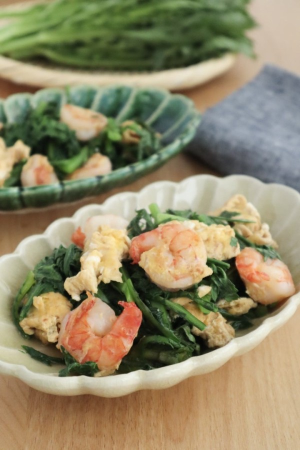 『【#ヘルシーレシピ】白だし仕立ての海老たま春菊ソテー』