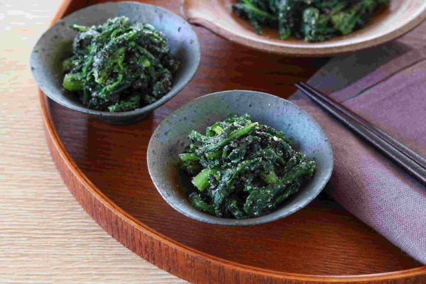『春菊のごま和え』のレシピ｜料理家神田えり子のおばんざい食堂