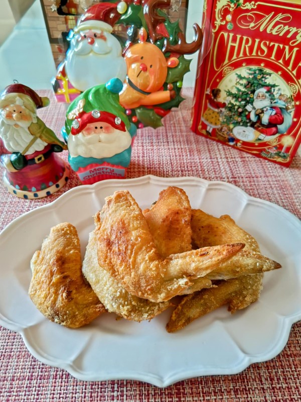 『【手羽先のから揚げ】ジューシーで旨味たっぷり。』