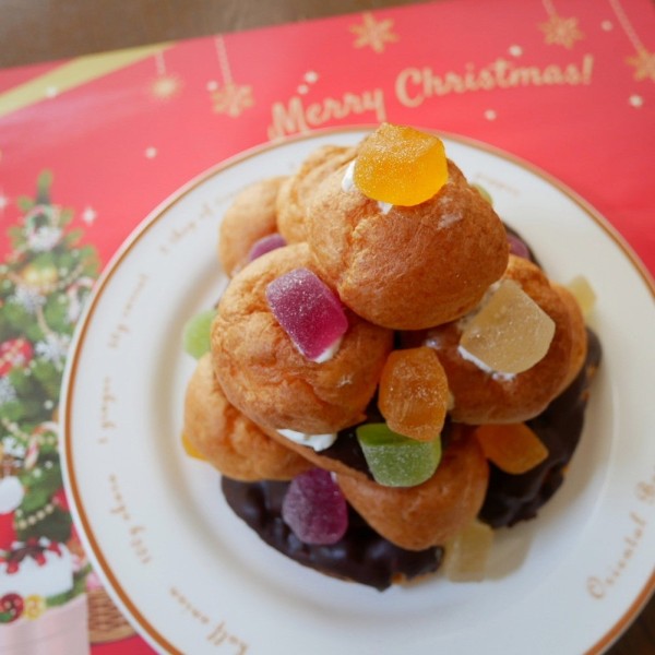 『市販品活用、プチシューの簡単クリスマスツリー#今日のおやつはこれ』