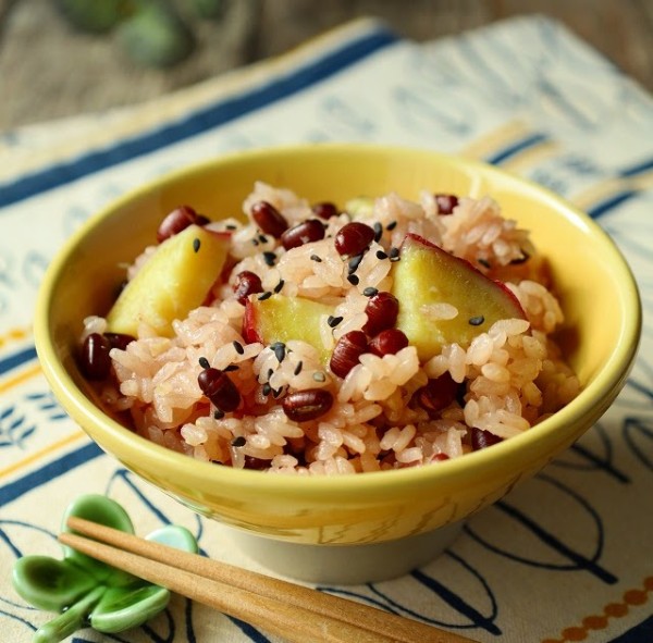 さつま芋入りミルク赤飯  (乳和食レシピ)