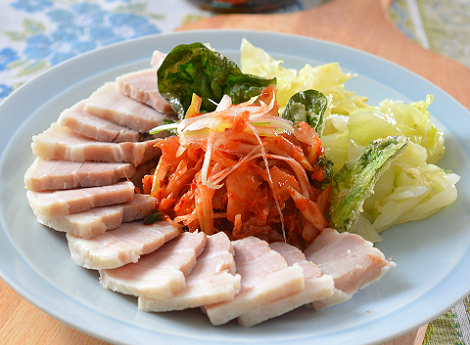 熟成キムチとねぎのナムル和えで楽しむ塩豚♪