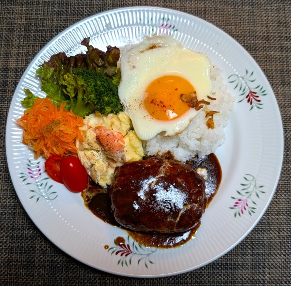 大人も子供も満足☆ロコモコ風プレート♪☆♪☆♪