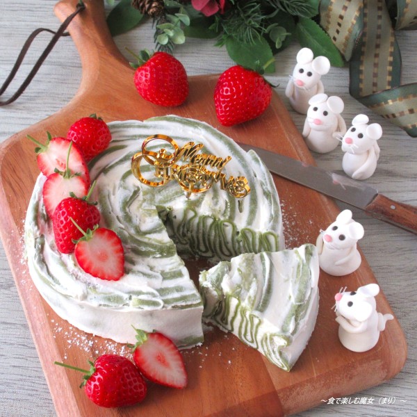 横を縦にしたら芸術的！クリスマスに♪フライパンで作るホールケーキ『タテミルクレープチーズケーキ』