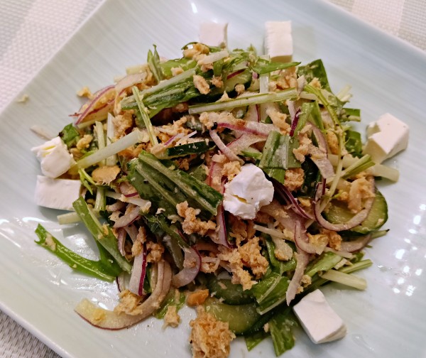 ローリングストックの活用レシピ！鮭フレークの簡単サラダ♪