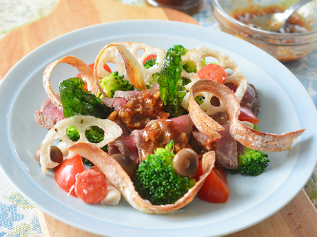 トリュフの香りがふわり ローストビーフの和サラダ♪