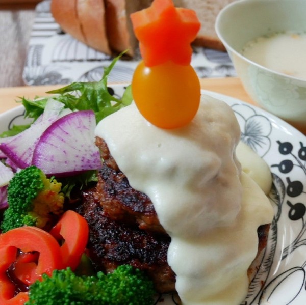 『クリスマスのツリーハンバーグ、昨日の昼ごはん#今日のおうちごはん』