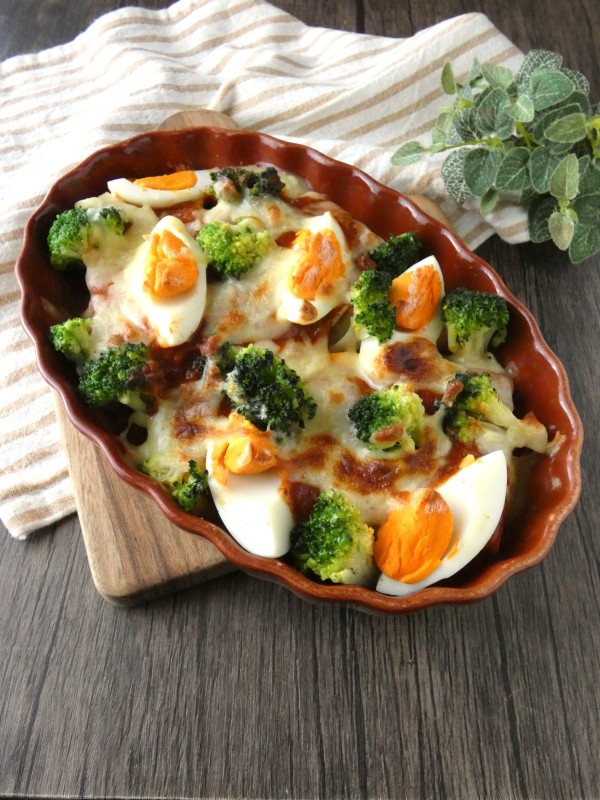 『ボリュームたっぷり！「厚揚げとブロッコリーのグラタン』