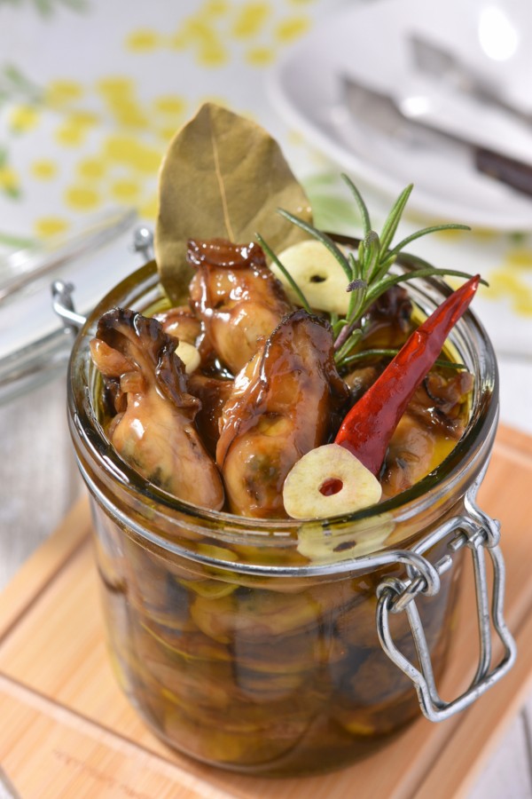 牡蠣のオイル漬け レシピ｜作り置きOK・ワインに合うおもてなし前菜 - すずめの食卓３６５日