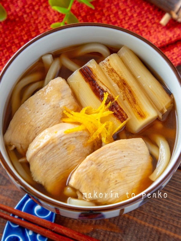 『寒い日にピッタリ！子達が2日続けて食べた「鴨ねぎ風鶏ねぎうどん」』